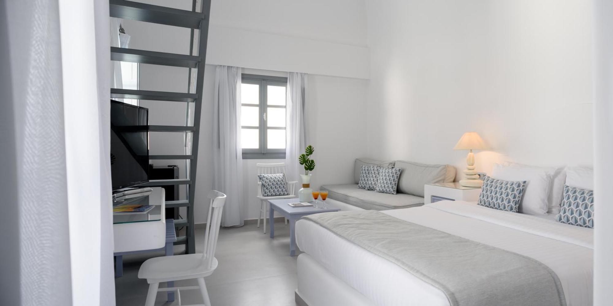 Antoperla Luxury & 5* Perissa (Santorini)